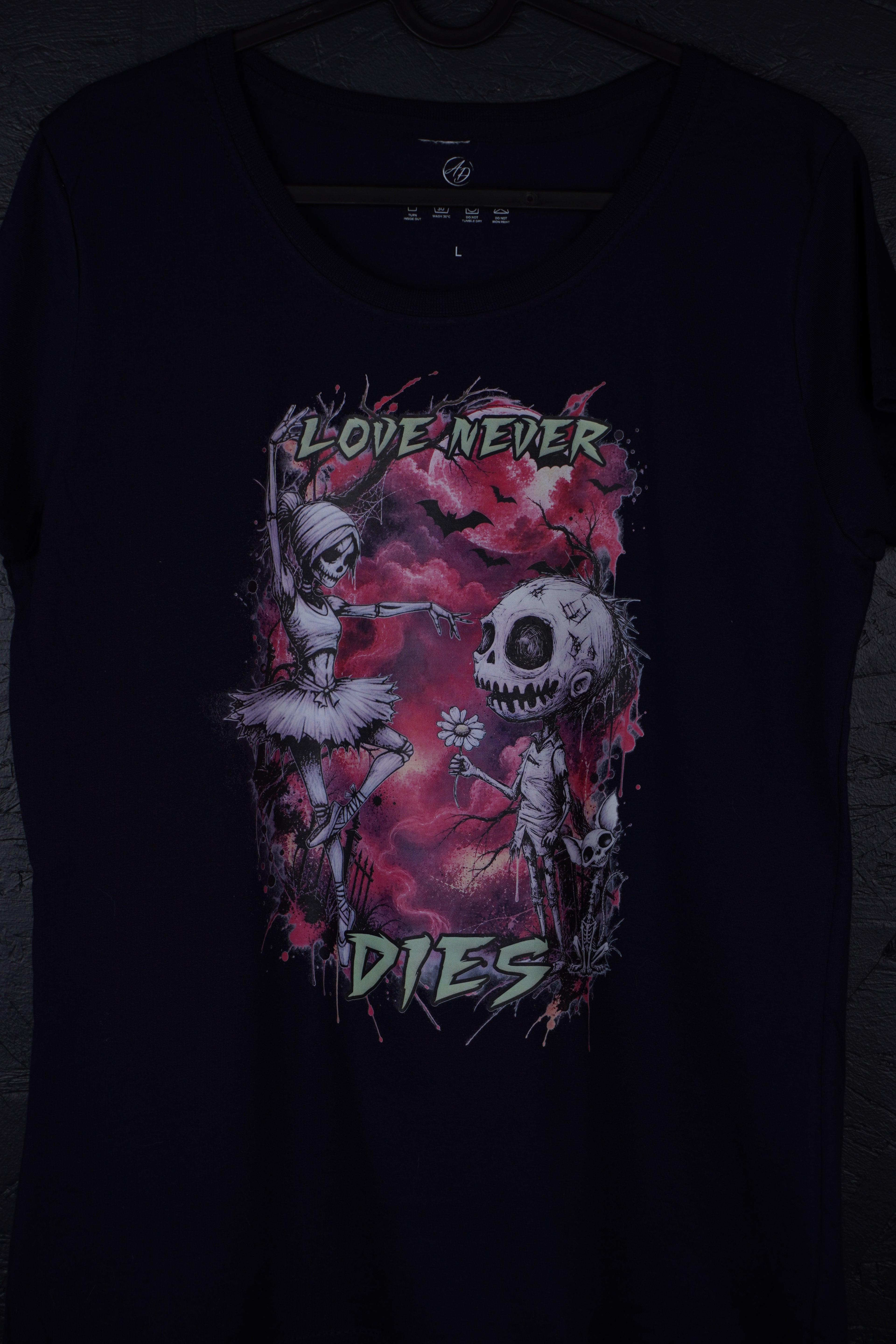 Love never dies T-Shirt