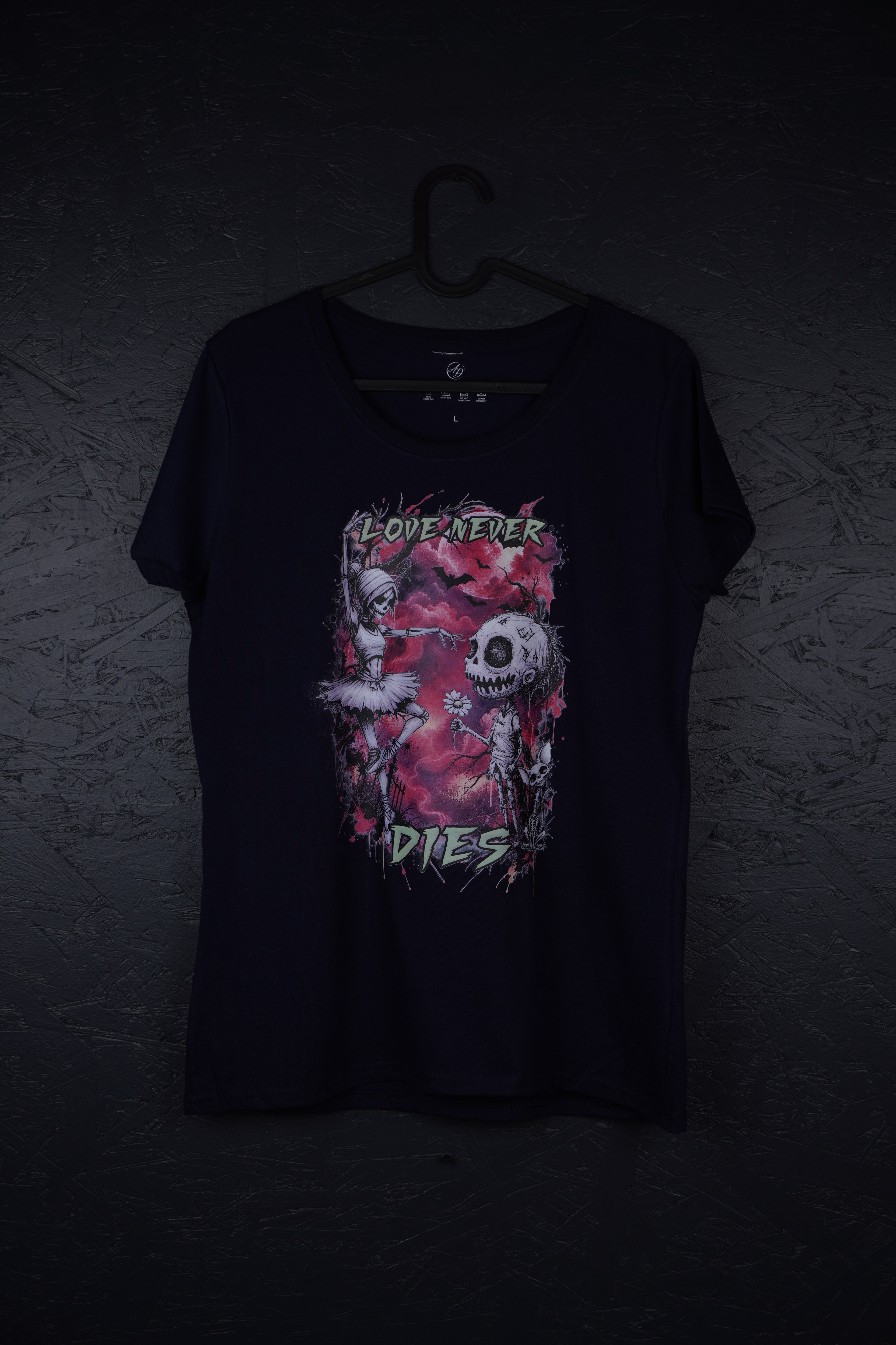 Love never dies T-Shirt