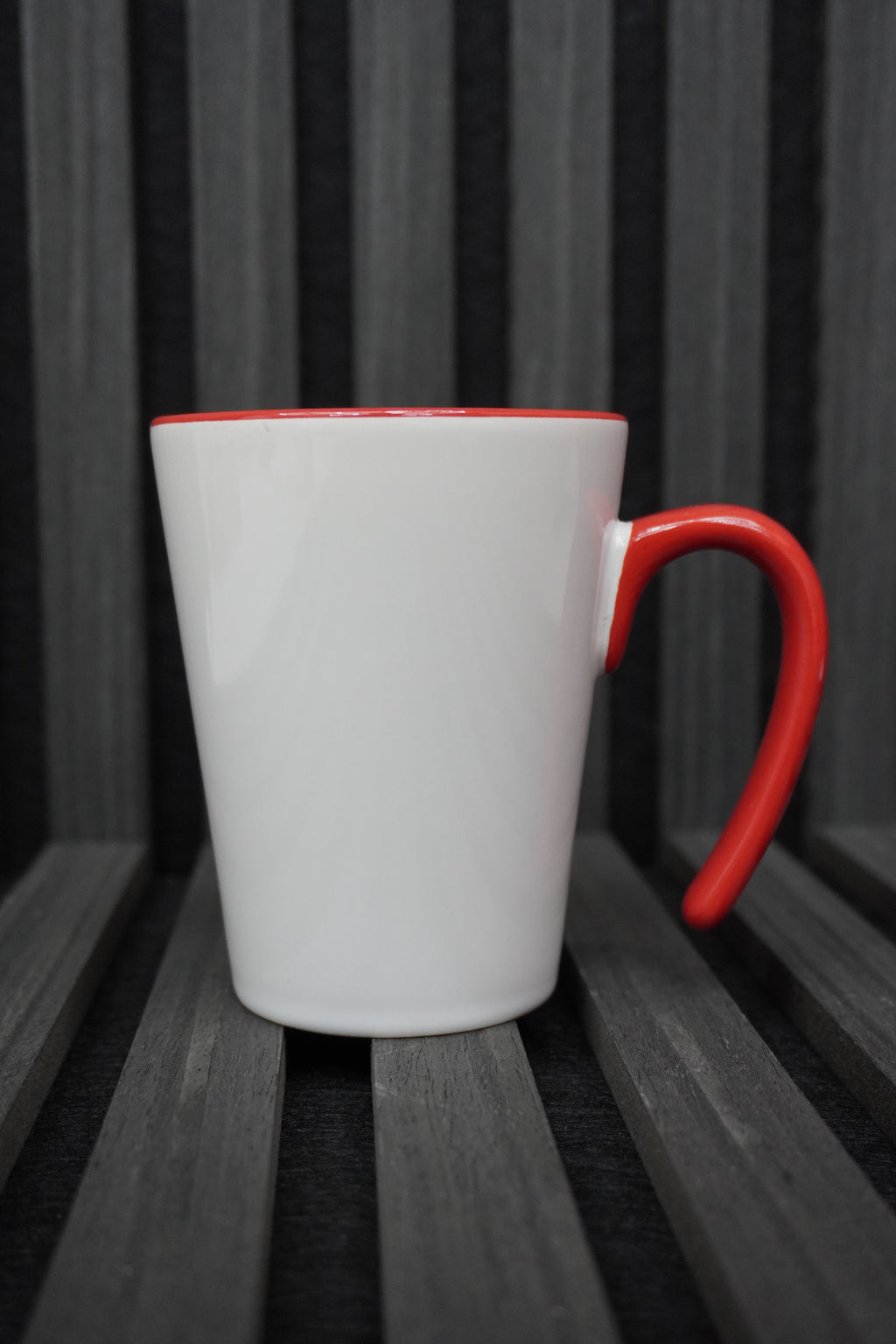 Conical custom mug with coated inside and handle