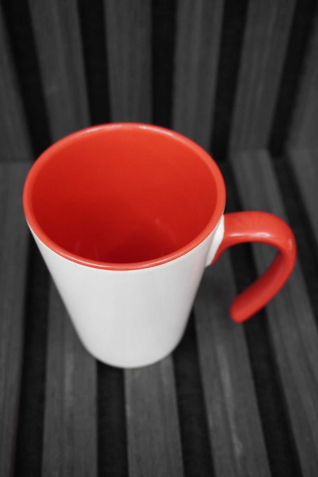 Conical custom mug with coated inside and handle