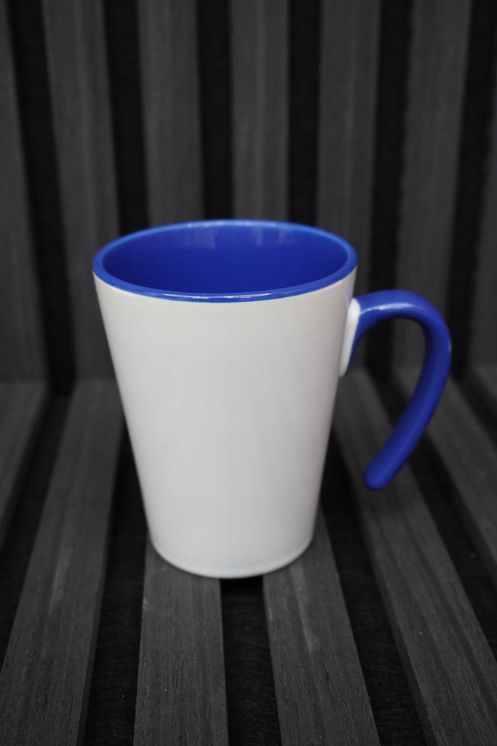 Conical custom mug with coated inside and handle